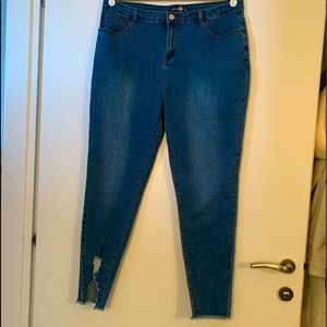 **NWOT** High Waisted Skinny Mom Jeans